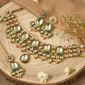 Elegant Gold Plated Kundan Necklace Set with Green Meena Kari Classiques 4278036